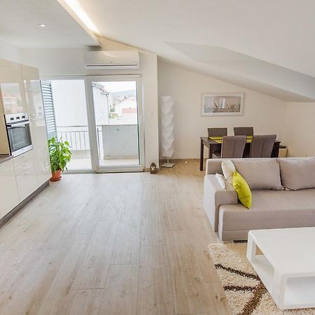 Apartment Grabovac Kaštela Стая снимка