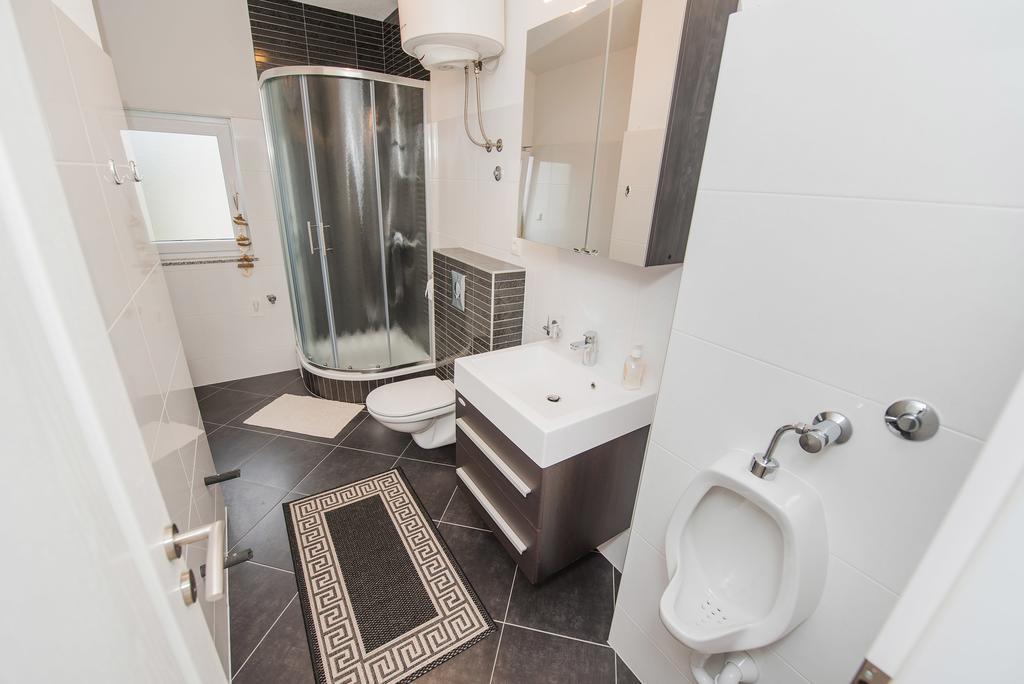 Apartment Grabovac Kaštela Стая снимка