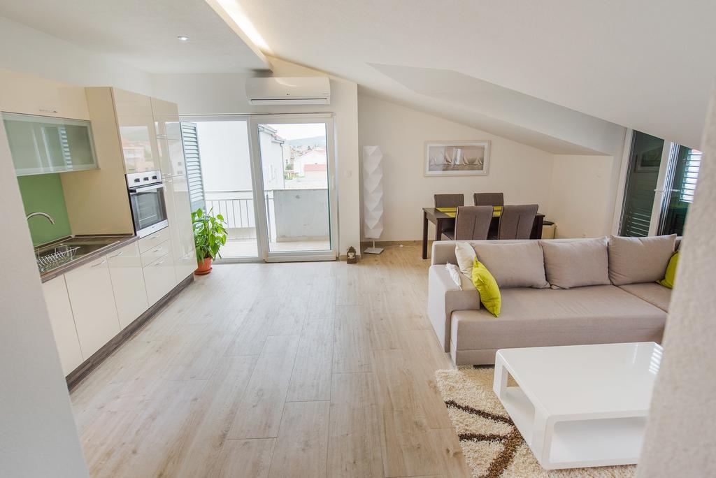 Apartment Grabovac Kaštela Стая снимка