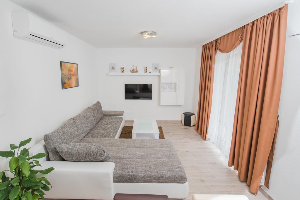 Apartment Grabovac Kaštela Стая снимка